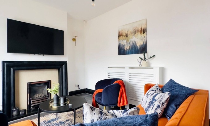 Walkden Casa | Charming Worsley Home w/ parking