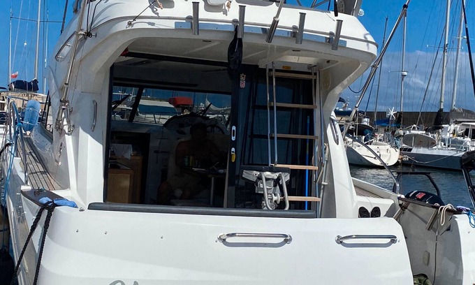 Puerto Calero Alquiler De Eote | 'Charming Yatch' with Sea View, Wi-Fi and Air Conditioning