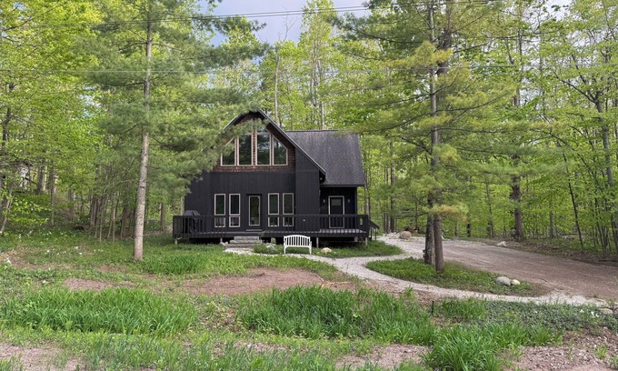 Harbor Springs Chalet De Esquí | Charming Year-Round Harbor Springs Chalet: Near Nub's Nob, Golf & Lk Michigan