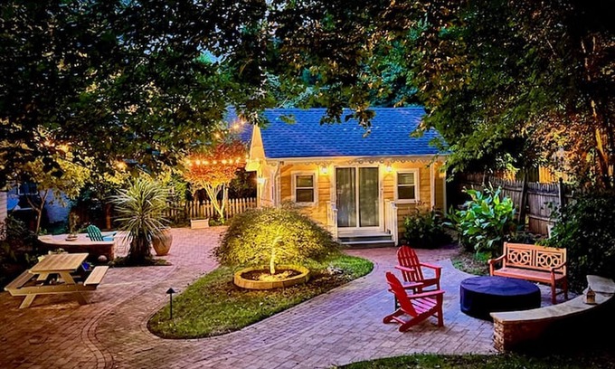 Dilworth Cabaña | Charming Yellow Cottage in Dilworth!