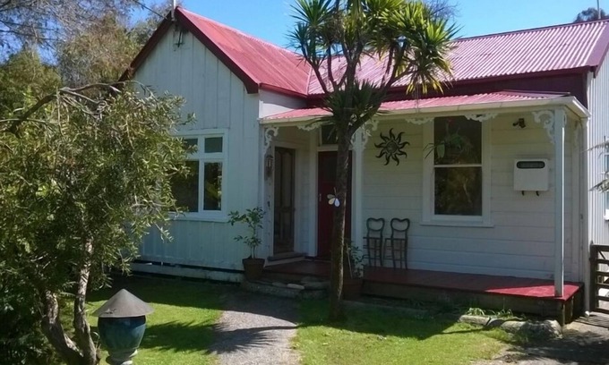 Kumara Cabaña | Villa histórica interesante en gran sección tranquila.