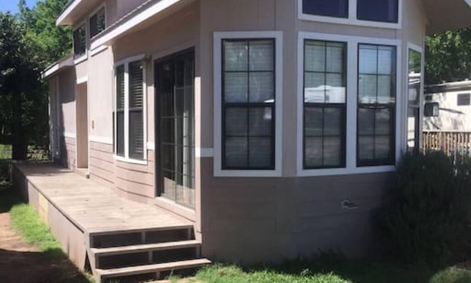 Kingsland Casa | RusticTinyHome @ LBJ💕Great4Couples💕3MinWalk2Lake!