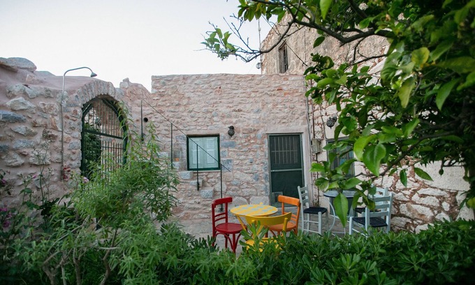 Charouda Chalet De Esquí | Charouda country house,Near tavern,Mani