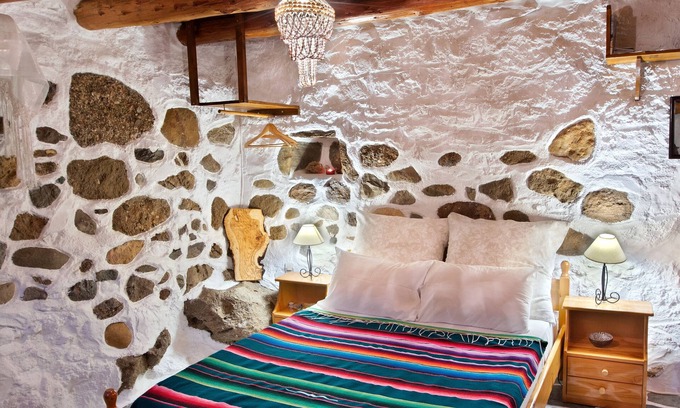 Makry Gialos Cabaña | "Charoupia" 300years old cottage "Natura cottages" with sea view shared garden