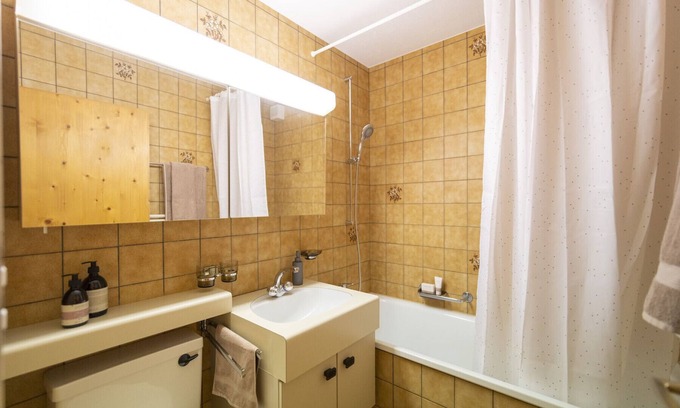 Ardez Apartamento | Chasa Trais Fluors: Cozy 2.5-room apartment in Ardez