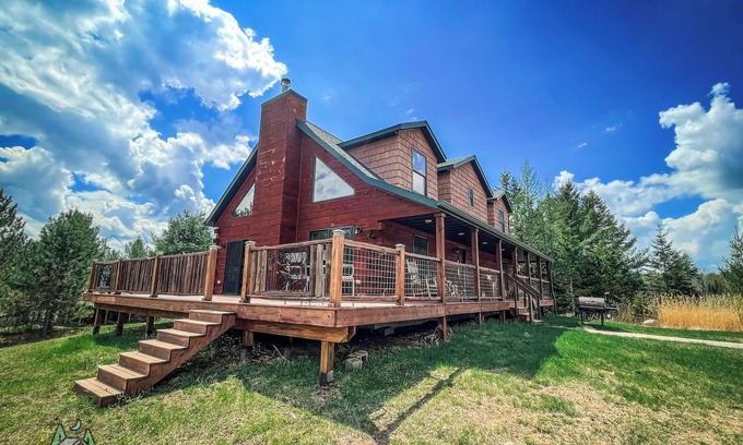 Phillips Casa | Chase Creek Lodge - Adventure here, rustic 3-bedroom at the edge of the state forest