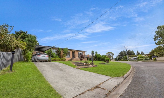 Lake Bunga Casa | Chasing beach days or a relaxing break, this home has everything you need