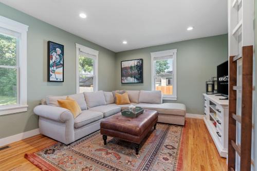 Chaska Casa | Chaska Charmer