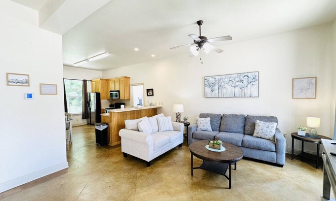 Pine Grove Apartamento | Chateau 10, spacious townhouse in Tickfaw, LA