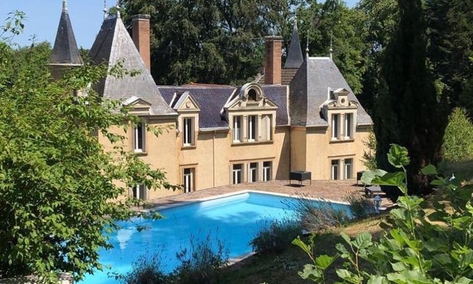 Villeneuve-de-Marc Cama Y Desayuno | Chateau de Bonnevaux