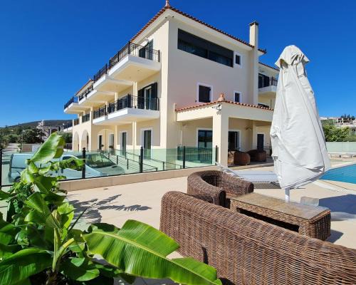 Mavrovouni Hotel | Chateau de Georges