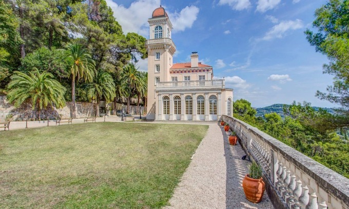 Grasse Otro | Chateau De La Victoire