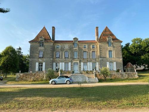 Saint-Adjutory Cama Y Desayuno | Chateau de Russas, chambre d'hote