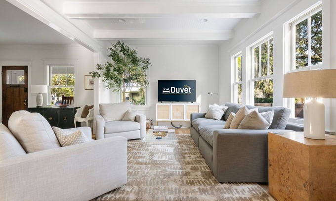 North Charleston Casa | Chateau Edwards: Newly Renovated Near Park Circle