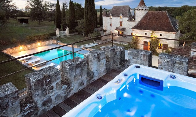 Saint-Caprais-de-Lerm Otro | Castillo en Nouvelle-Aquitaine con piscina y vistas