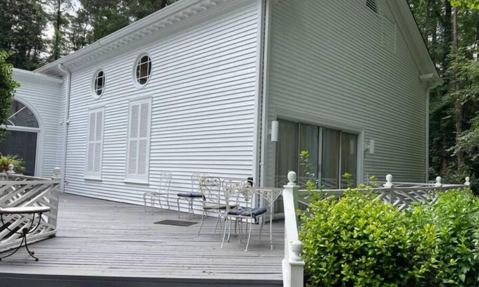 Goldsboro Casa | Chateau Home