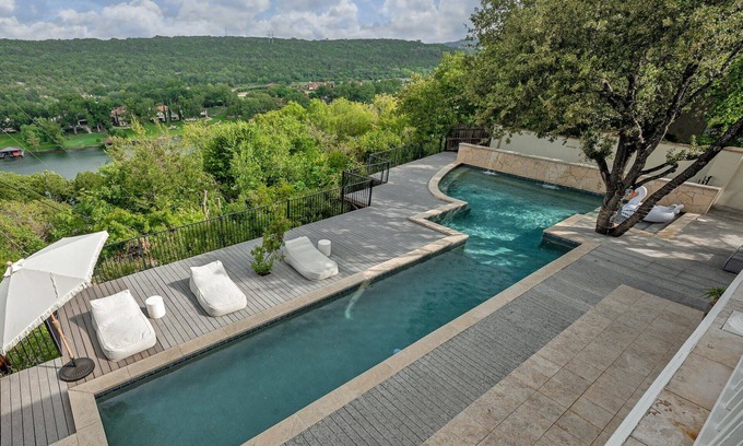 Austin Casa | Chateau Lake Austin