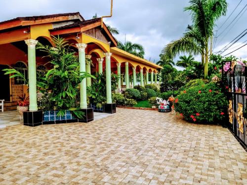 Montego Bay Casa | Chateau Margarita JA