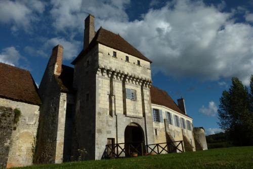 Chemille-sur-Indrois Cama Y Desayuno | Chateau-monastère de La Corroirie