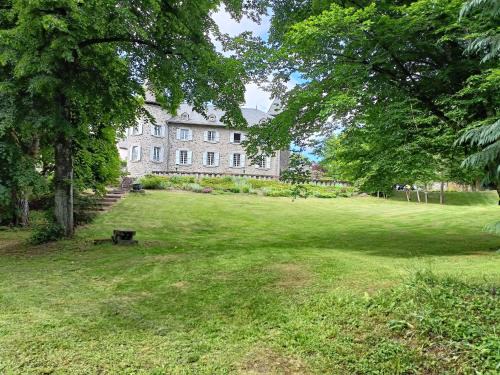 Vic-sur-Cere Casa | Chateau Ol Puech