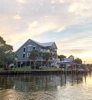 Dauphin Island Casa | Chateau on Colony Cove