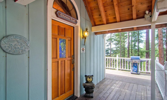 Yosemite West Casa | Chateau Royal East es un dúplex de tres niveles, 2 habitaciones más espacio de loft y 2 baños.