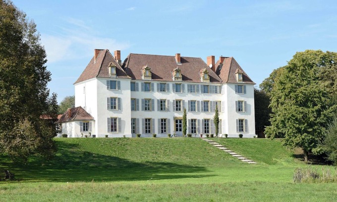 Roanne Casa | Chateau with accommodation for 15 people for Christmas and New Year's Eve