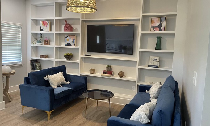 Red Bank Casa | Chattanooga Fully Furnished Housing