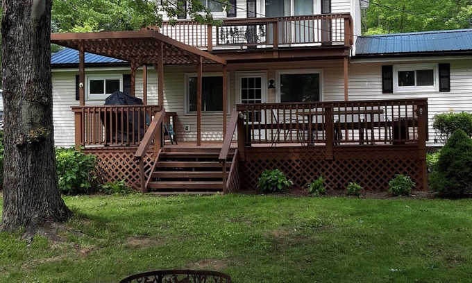 Niobe Casa | Chautauqua Lake House with large deck- 4 bedroom & 4 bathrooms