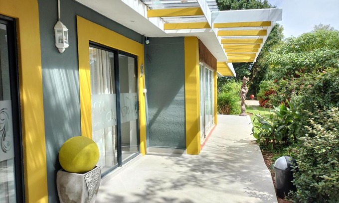Universitas Casa | Che La Moir Guesthouse
