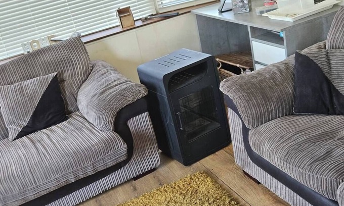 Keadue Cabina | Cheap & Cheerful Cabin with WiFi in Swinford