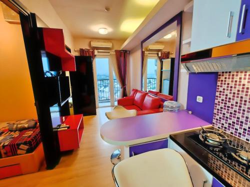 Binong Apartamento | Cheapest 2BR Paragon Apt Karawachi with Pool