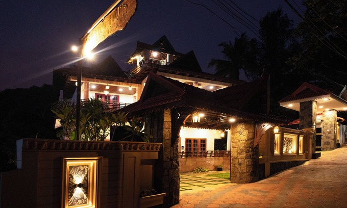 Varkala Complejo | Chechus Beach Walk