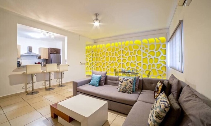 Díaz Ordaz Condominio | Ubicación perfecta en Versalles Terraza y Alberca!