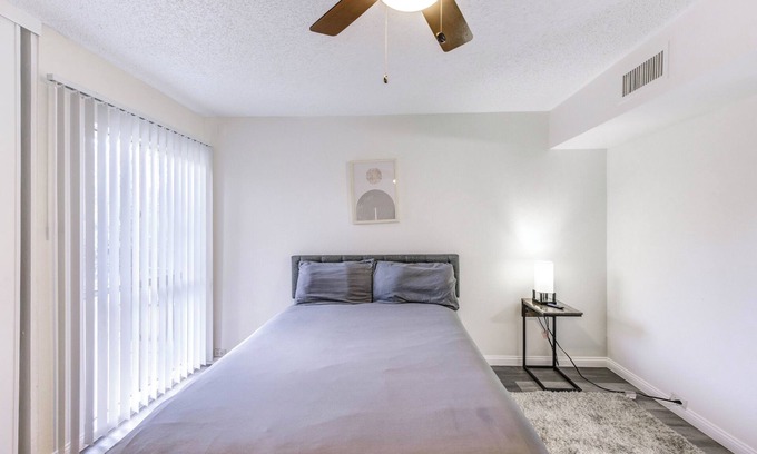 Woodlake - Briar Meadow Apartamento | Check-in Ready Modern Apt Free Parking & Free Wi-Fi Near Galleria