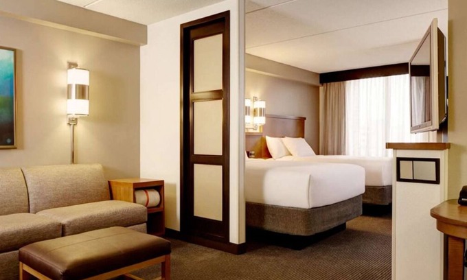 Tucson Casa | Check out Mt. Lemmon! 4 Pet-friendly Suite with FREE Parking! Seasonal Pool!