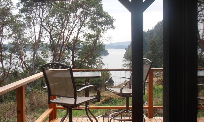Deer Harbor Apartamento | Echa un vistazo a esta escapada familiar querida, cómoda y atesorada desde 1979 + Ver