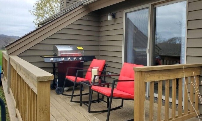 The Galena Territory Condominio | Check the Fall Colors @ Green View Getaway - Dog Friendly & Steps to Golf!