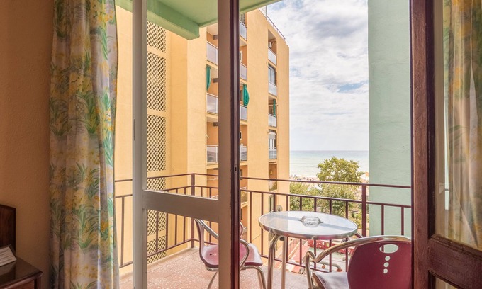 Calella Hotel | Checkin Garbí