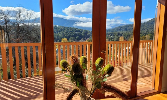 Marysville Casa | Cheeky school holiday getaway - Spring Special at Robley Views!