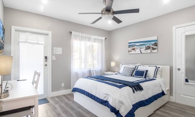 Poinsettia Heights Casa | Cheerful 2 BDR Unit by Beach, Mall, and Downtown