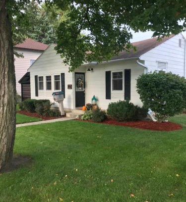 Decatur Casa | Cheerful 2 Bedroom Cottage on 5th