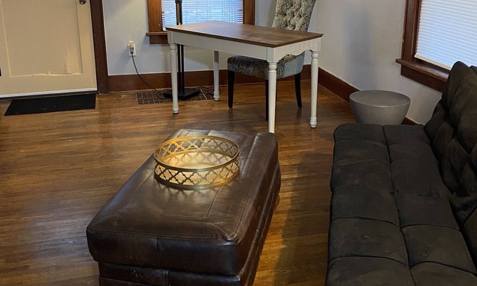 Atchison Casa | Cheerful 2 Bedroom Home with Parking and WiFi