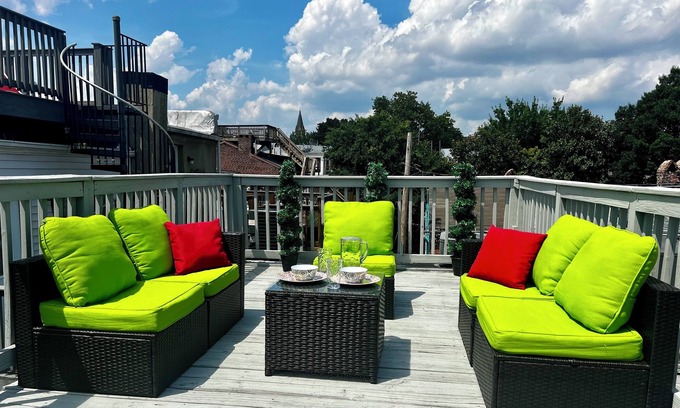 Canton Casa | Cheerful 2-bedroom row house with rooftop deck!
