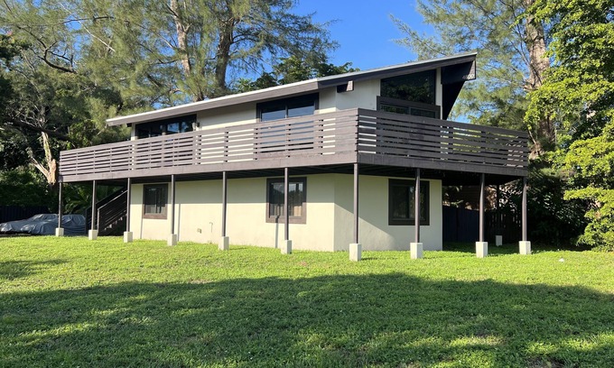 Coconut Creek Casa | Cheerful 2 Story 3 Bedroom 3 Bath water view home