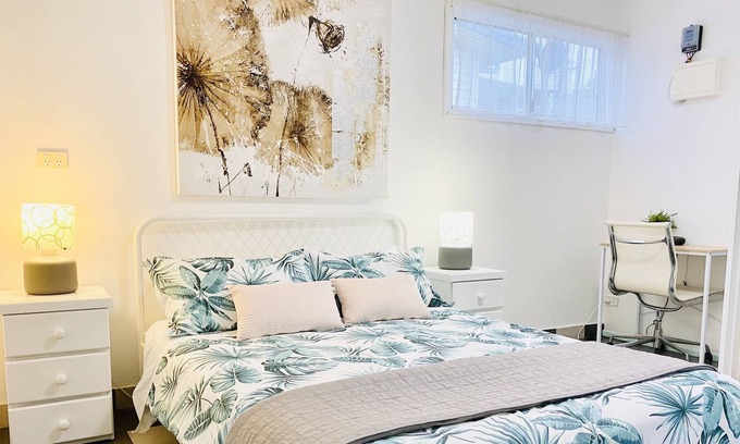 Umina Beach Cabaña | Cheerful 2b cottage stroll to beach *dog* friendly