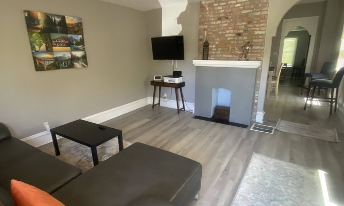 St. Louis Casa | Cheerful 2BR Close to SLU University w/RV Parking