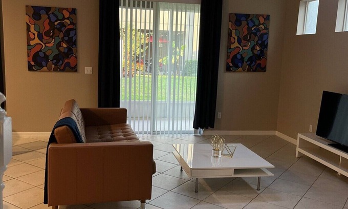 Ocoee Casa | Cheerful 3/3 townhouse located in Ocoee, FL