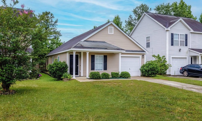 Columbia Casa | Cheerful 3 bed home with close access to lots