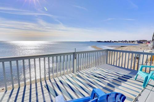 Milford Casa | Cheerful 3 Bedroom Beach Front Cottage with Fire Place